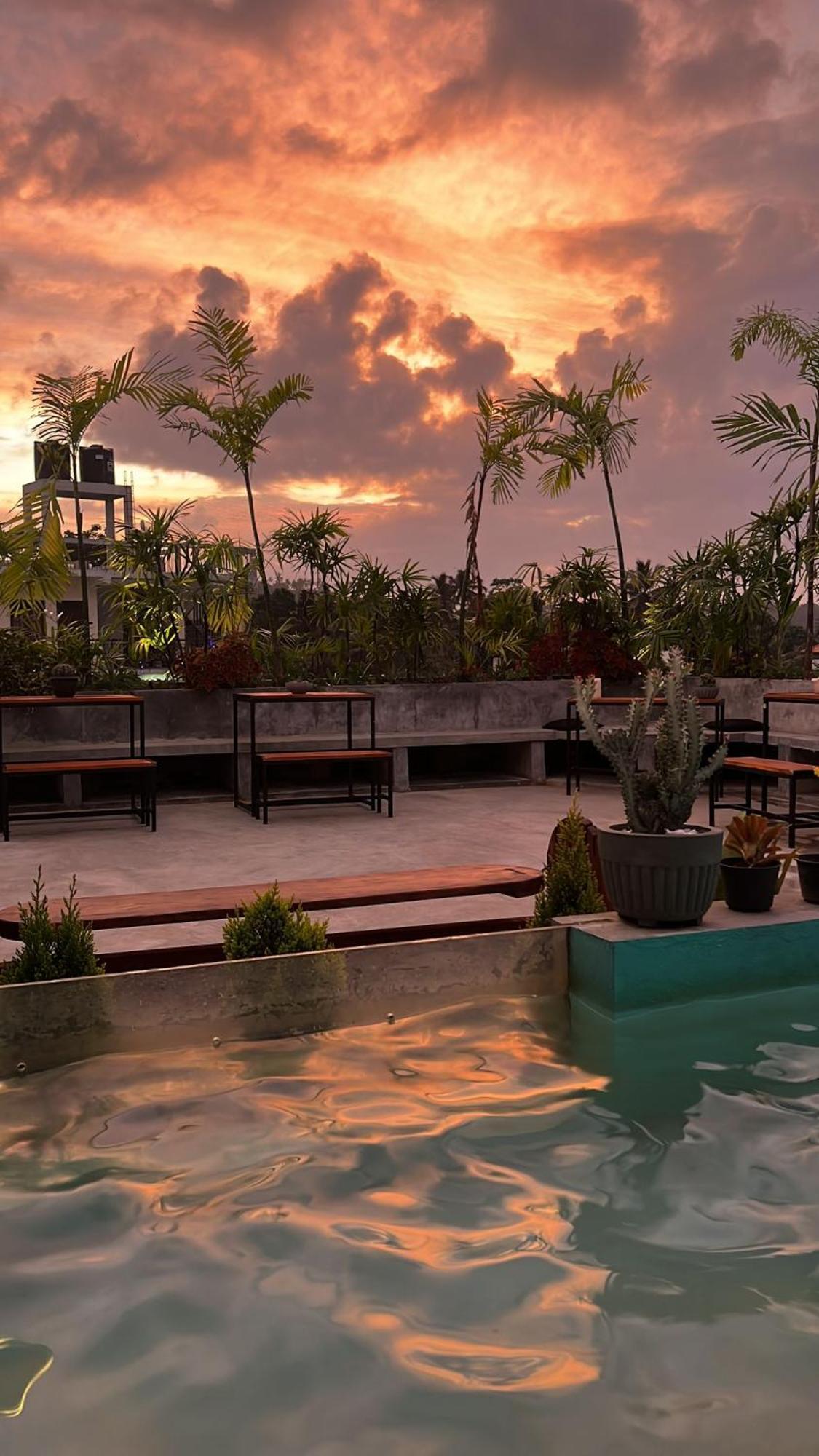 Yasis Surf Lodge Мирисса Экстерьер фото